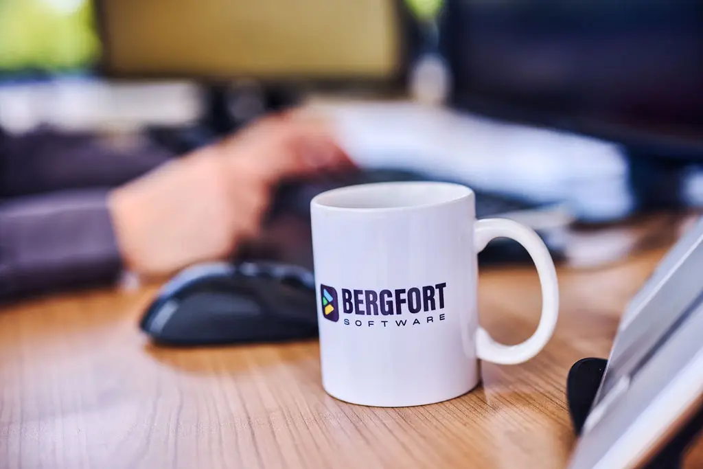 koffiemok-op-bureau.jpg